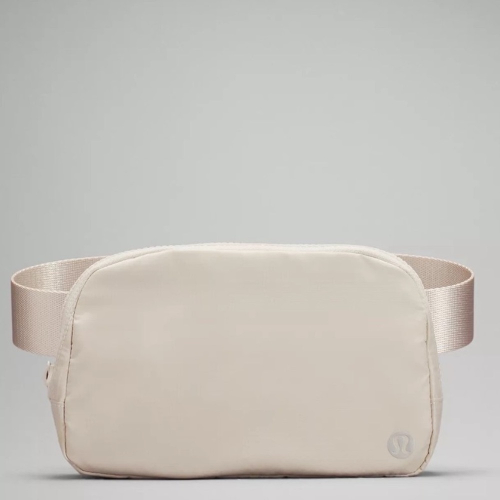 NWT White/Pearl Lululemon Belt Bag
